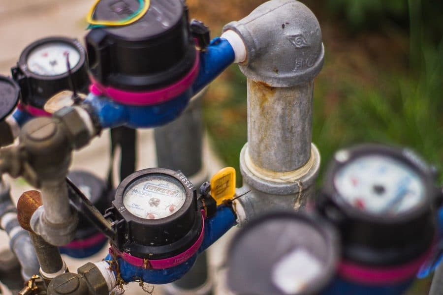 Compteurs et manomètres d'eau